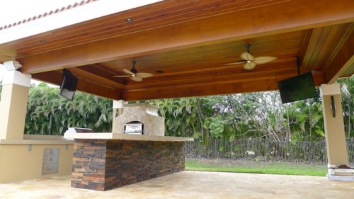 Beautiful pavilion with Outdoor Kitchen