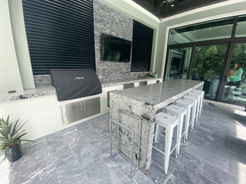 cabanas with a granite countertop